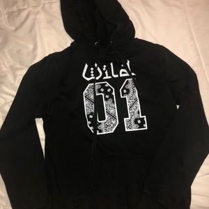 Black Sweatshirt.